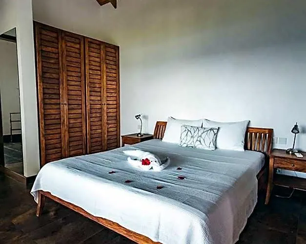 De Jardin Self-catering Hotell 4*